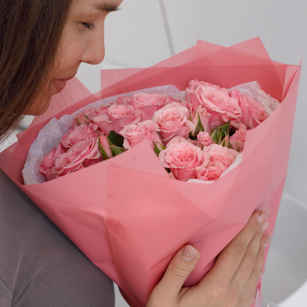 Букет из 9 розовых кустовых роз – нежность в каждом лепестке Абинск Краснодарский край